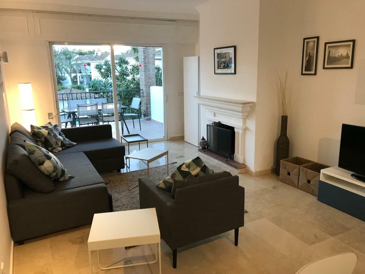 Marbella - Estepona Beach Frontline Apartment Luaran gambar
