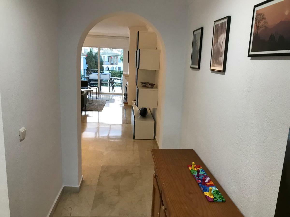 Marbella - Estepona Beach Frontline Apartment Luaran gambar