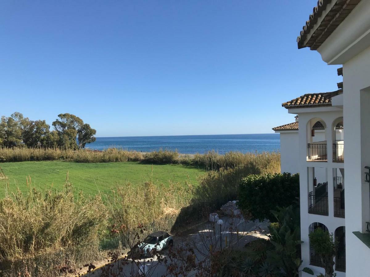 Marbella - Estepona Beach Frontline Apartment Luaran gambar