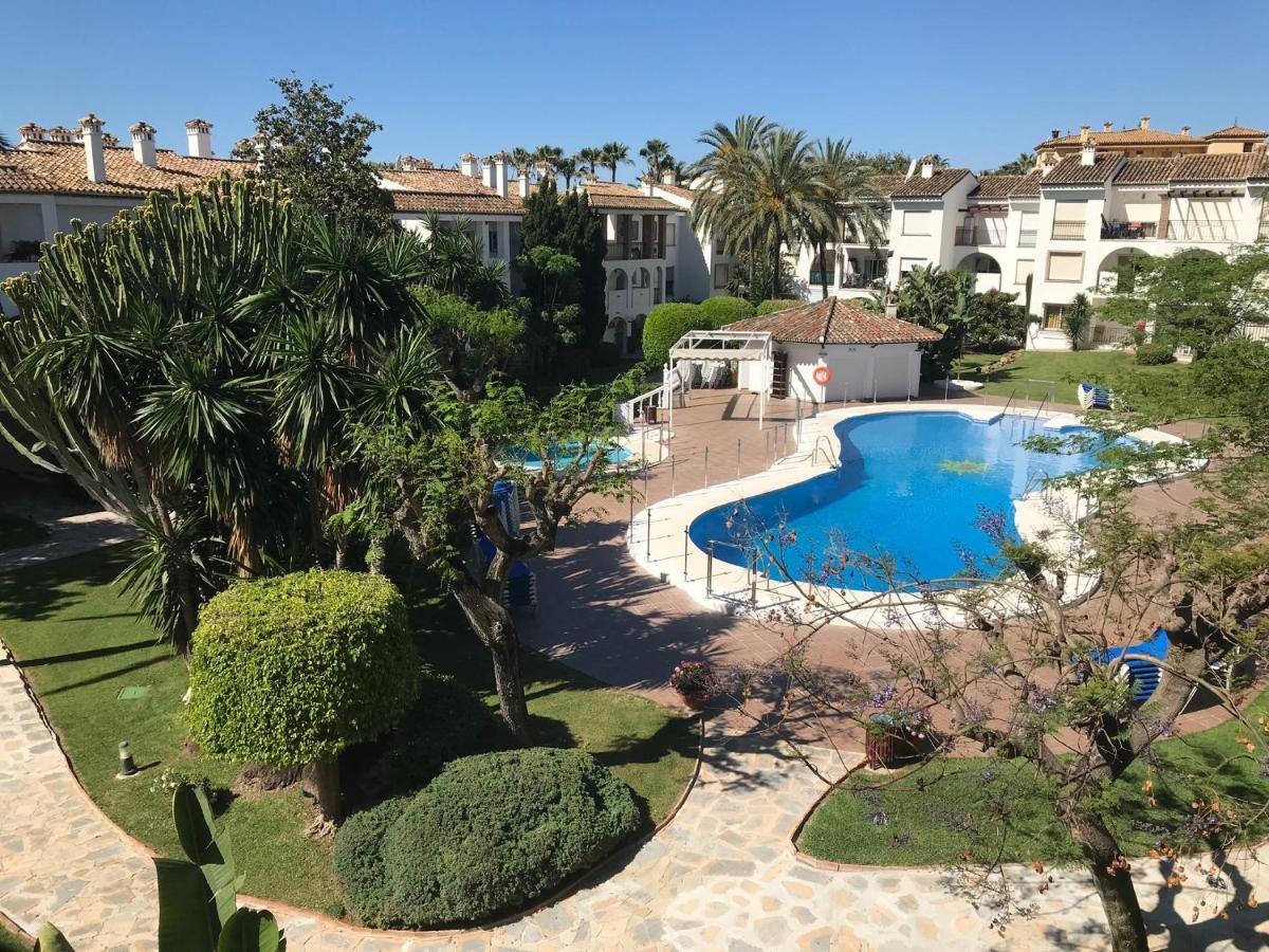 Marbella - Estepona Beach Frontline Apartment Luaran gambar