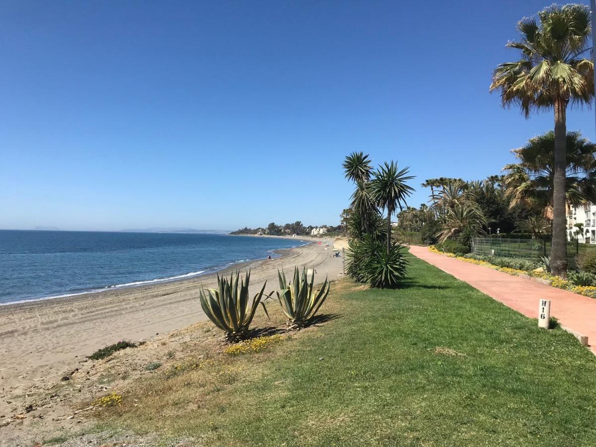 Marbella - Estepona Beach Frontline Apartment Luaran gambar