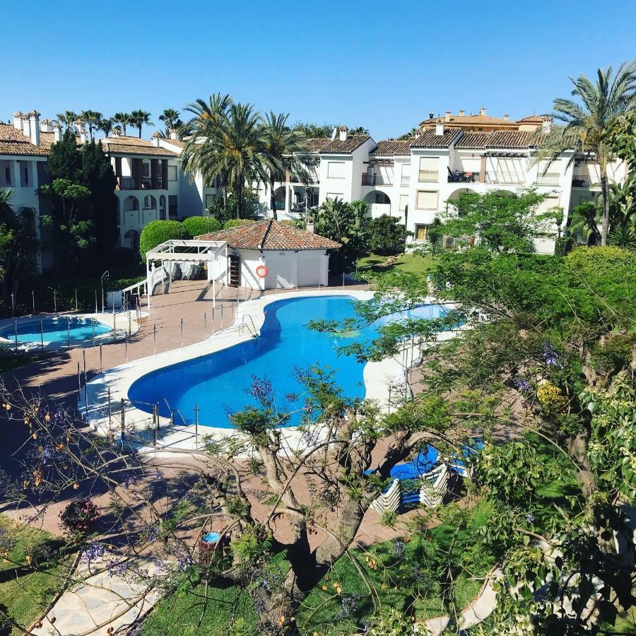Marbella - Estepona Beach Frontline Apartment Luaran gambar
